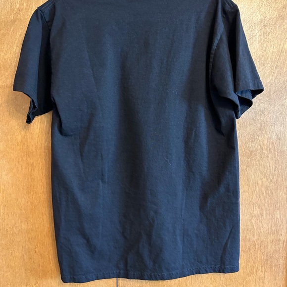 Gildan Black Short Sleeve Tee with Vintage Elvis Presley Portrait Size M - Picture 3 of 3